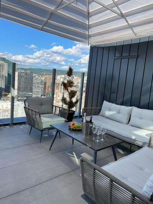 Apartamento Luxury Penthouse Prishtina Pristina Exterior foto