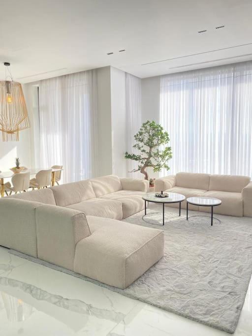 Apartamento Luxury Penthouse Prishtina Pristina Exterior foto