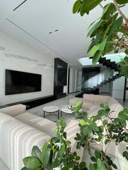 Apartamento Luxury Penthouse Prishtina Pristina Exterior foto