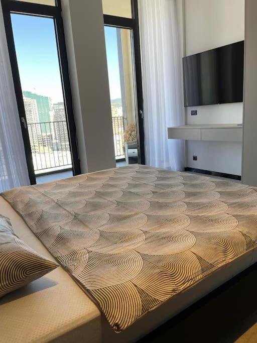 Apartamento Luxury Penthouse Prishtina Pristina Exterior foto