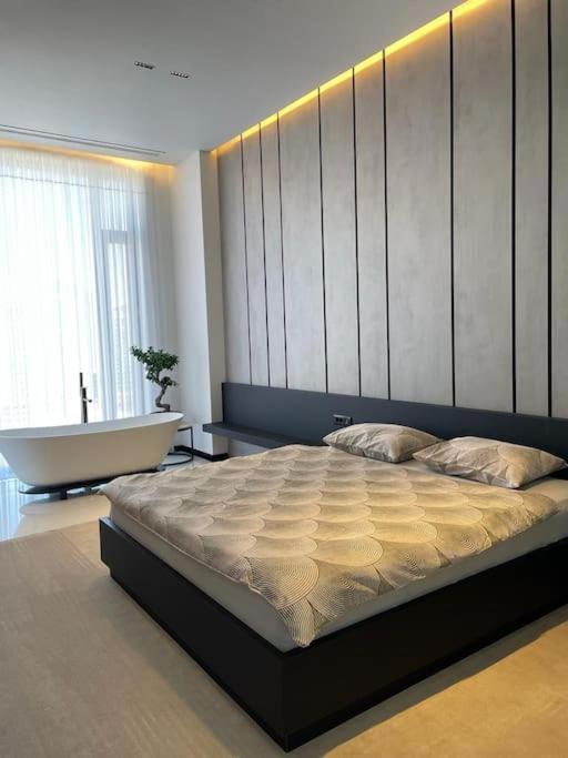 Apartamento Luxury Penthouse Prishtina Pristina Exterior foto