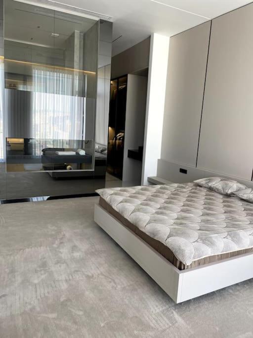Apartamento Luxury Penthouse Prishtina Pristina Exterior foto